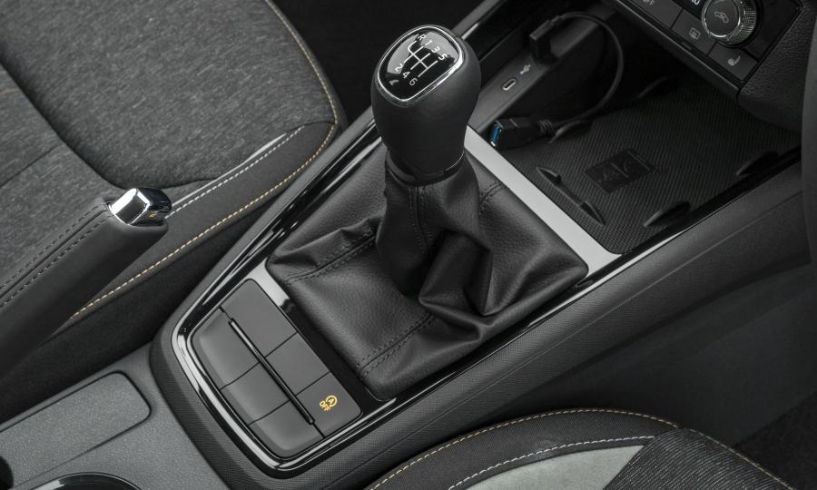 Детали интерьера Skoda Kamiq 2019 года  (UK) (фото 10 из 40)